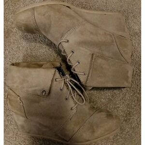 Mad Love Womens Sz 11 Chukka Ankle Booties Wedge Heels Brown Suede Leather #1134